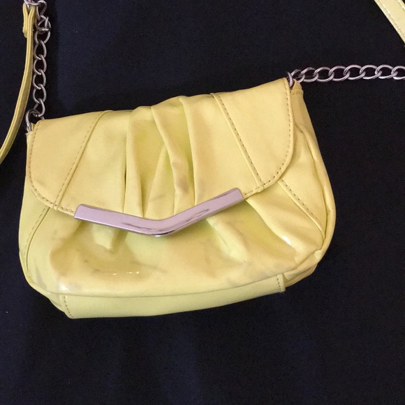 Candie’s Yellow Mini Purse - Picture 2 of 5